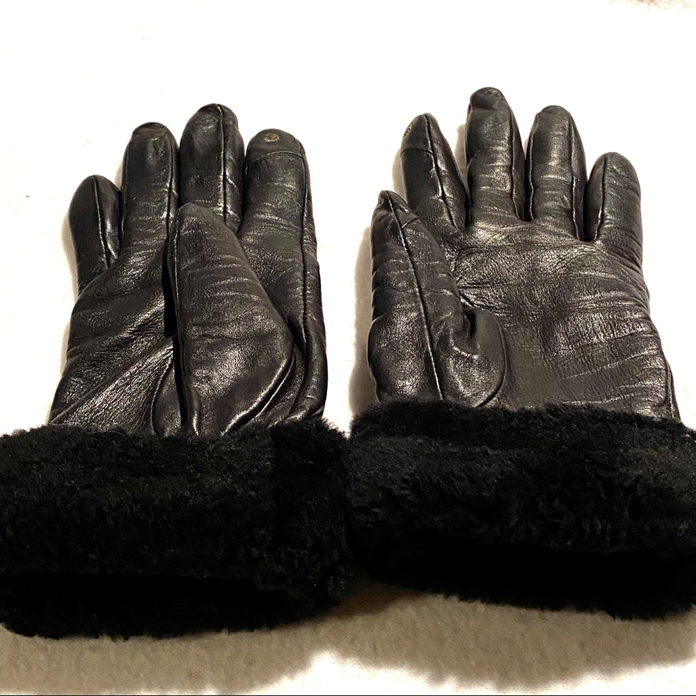 Ugg gloves too small from me.